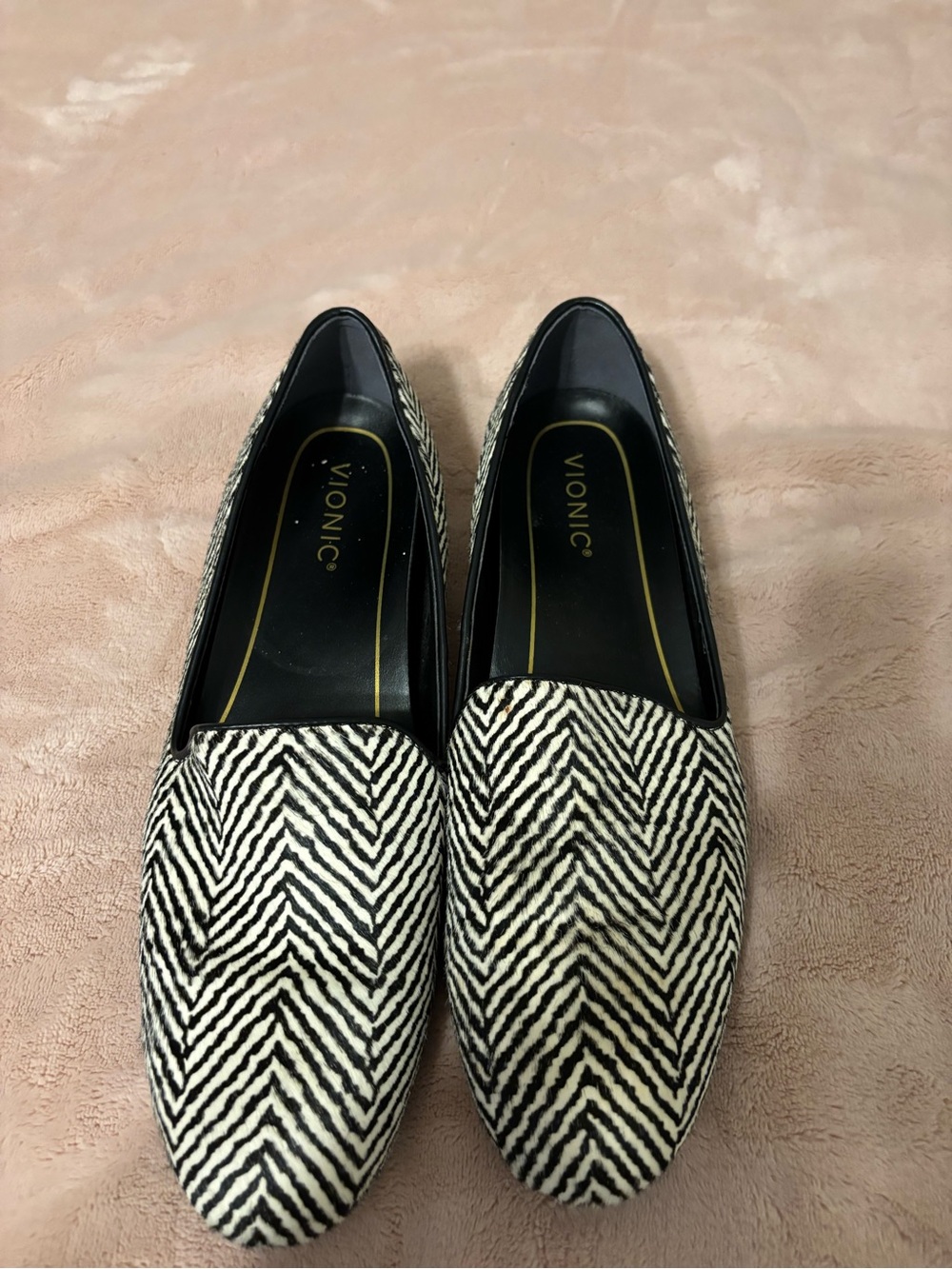 Vionic Willa Loafers Women’s 10 Zebra Haircalf Black White Comfort Flats - Picture 4 of 7